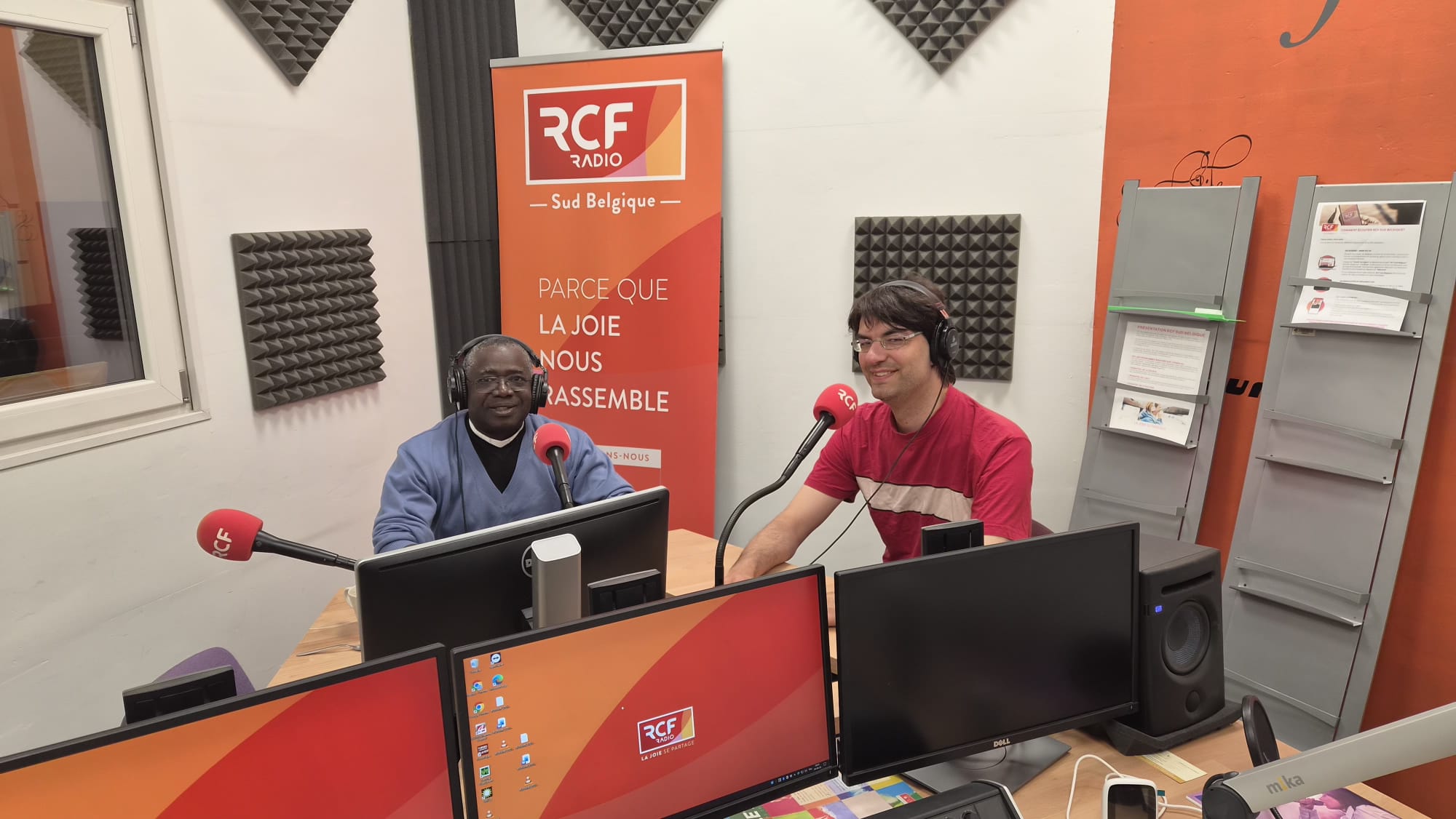 De directeur van de Pauselijke Missiewerken Senegal op RCF Namen